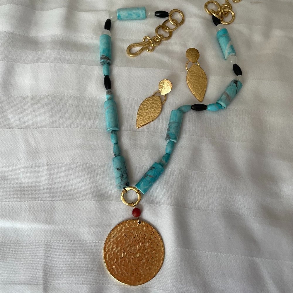 SK Turquoise and Gold Pendant Necklace and Earrings - Picture 6 of 10